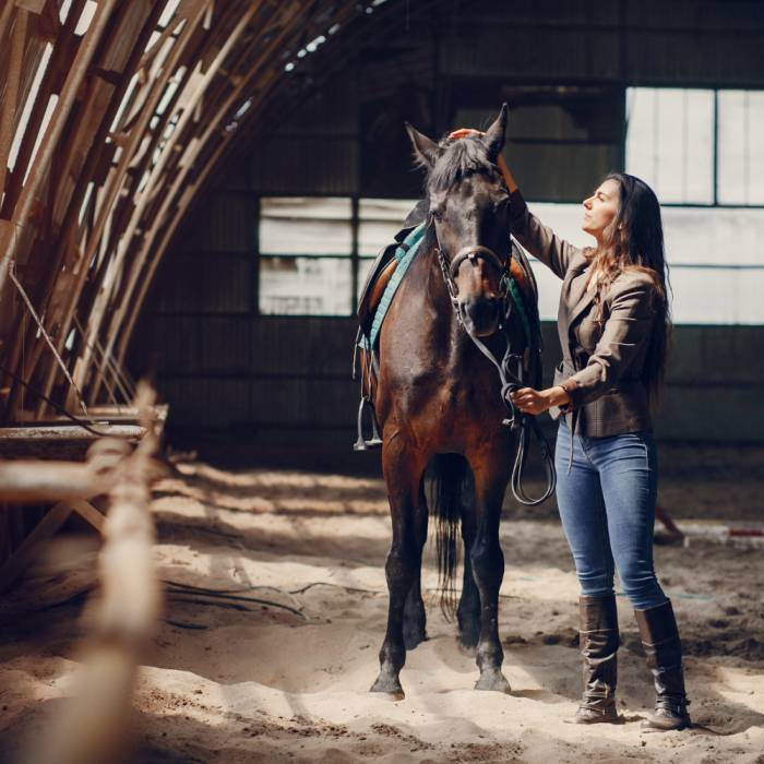 beautiful-woman-spend-time-with-horse